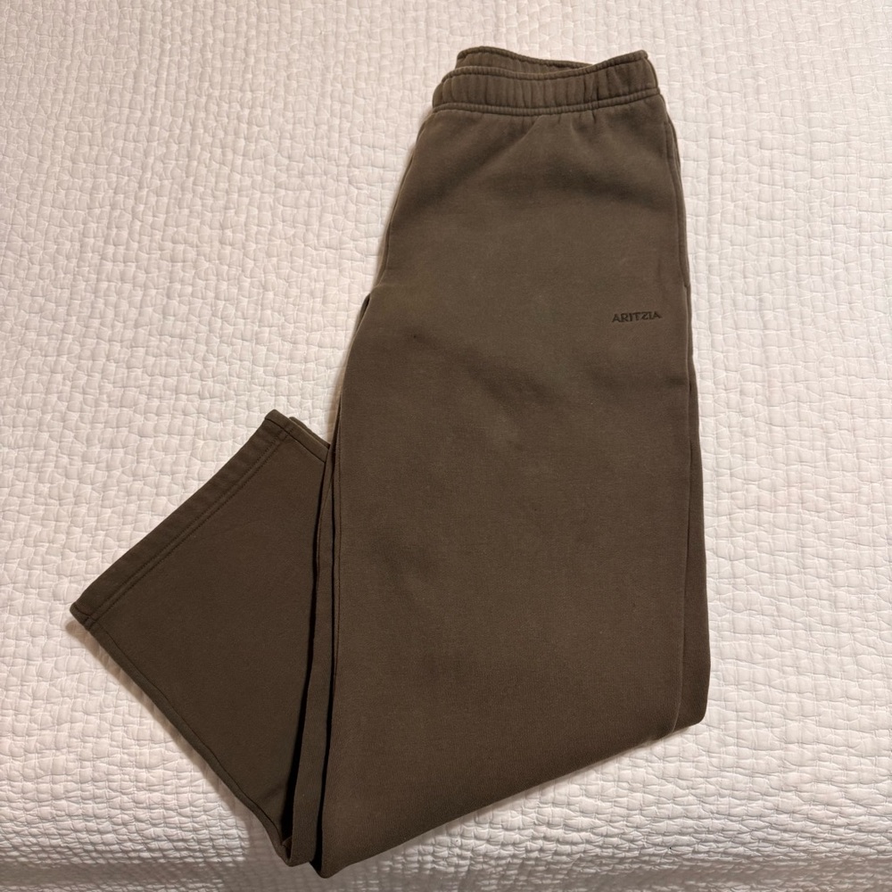 aritzia mega straight sweatpants - Picture 2 of 3